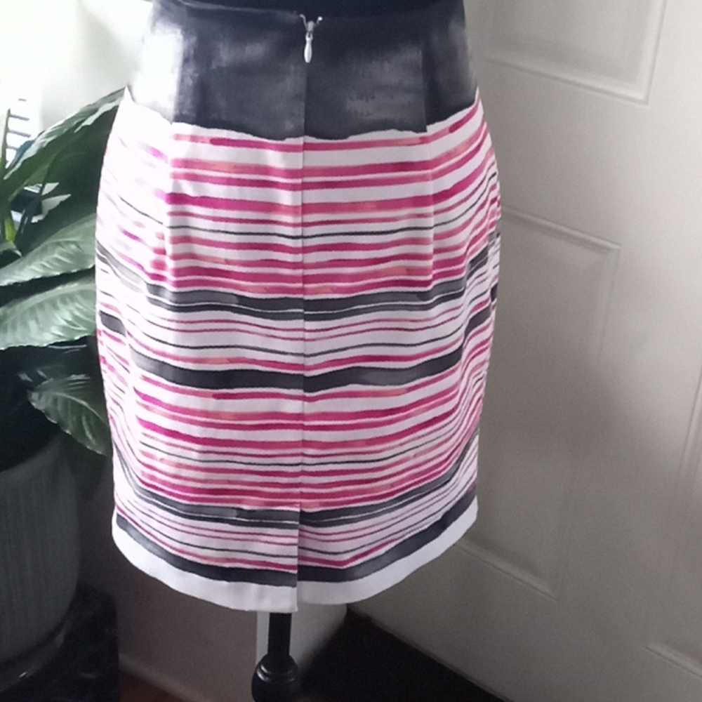 2️⃣4️⃣ Skirt - Picture 3 of 7